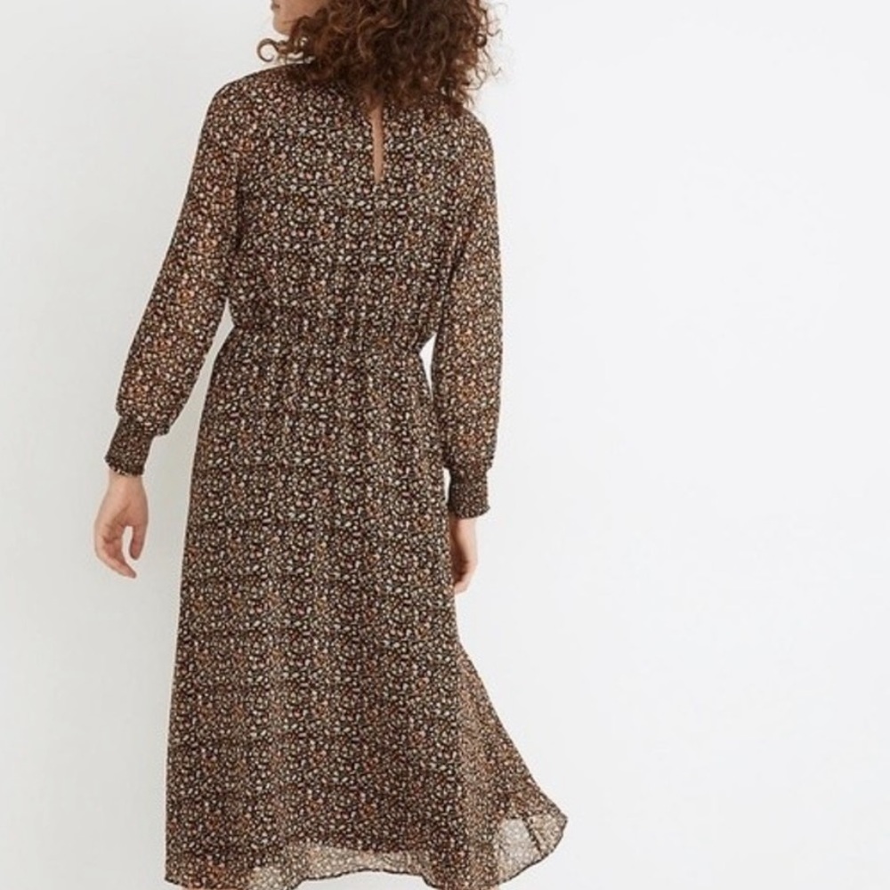 Madewell (Re)sourced Georgette Smocked-Neck Midi Dress in Folktale Paisl… - Picture 4 of 9